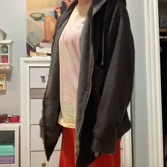Trader Joe’s worker sweatshirt, 2 XL, spacious and soft - Picture 4 of 6
